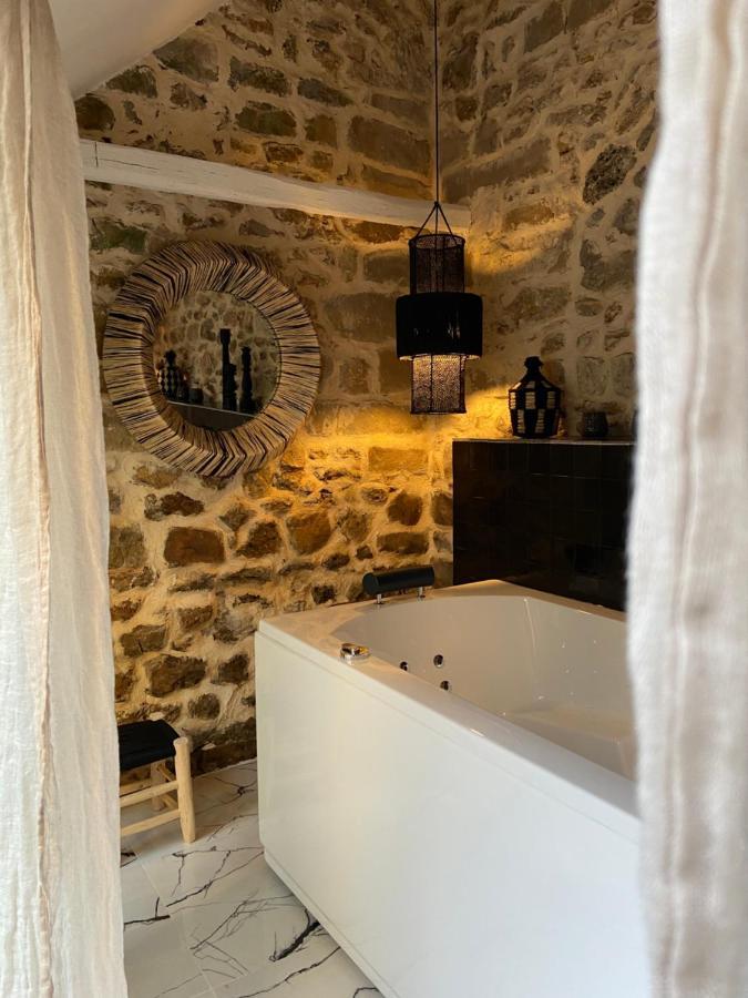La Planque - Chambres Avec Jacuzzi Fleury-en-Biere Exterior photo